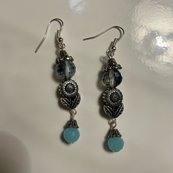 Sunflower 🌻 Crystal Earring’s - Picture 3 of 5